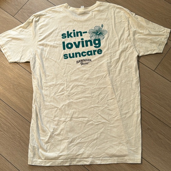 Hawaiian Tropics Graphic T-Shirt - Picture 2 of 5